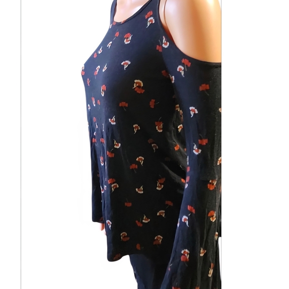 Aeropostale Black Floral Bell Sleeve Top - Picture 4 of 8
